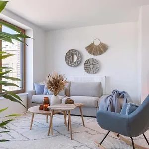 https://vitalize-sunny-and-stylish-apartment-with-terrace-and.hotelsghent.com