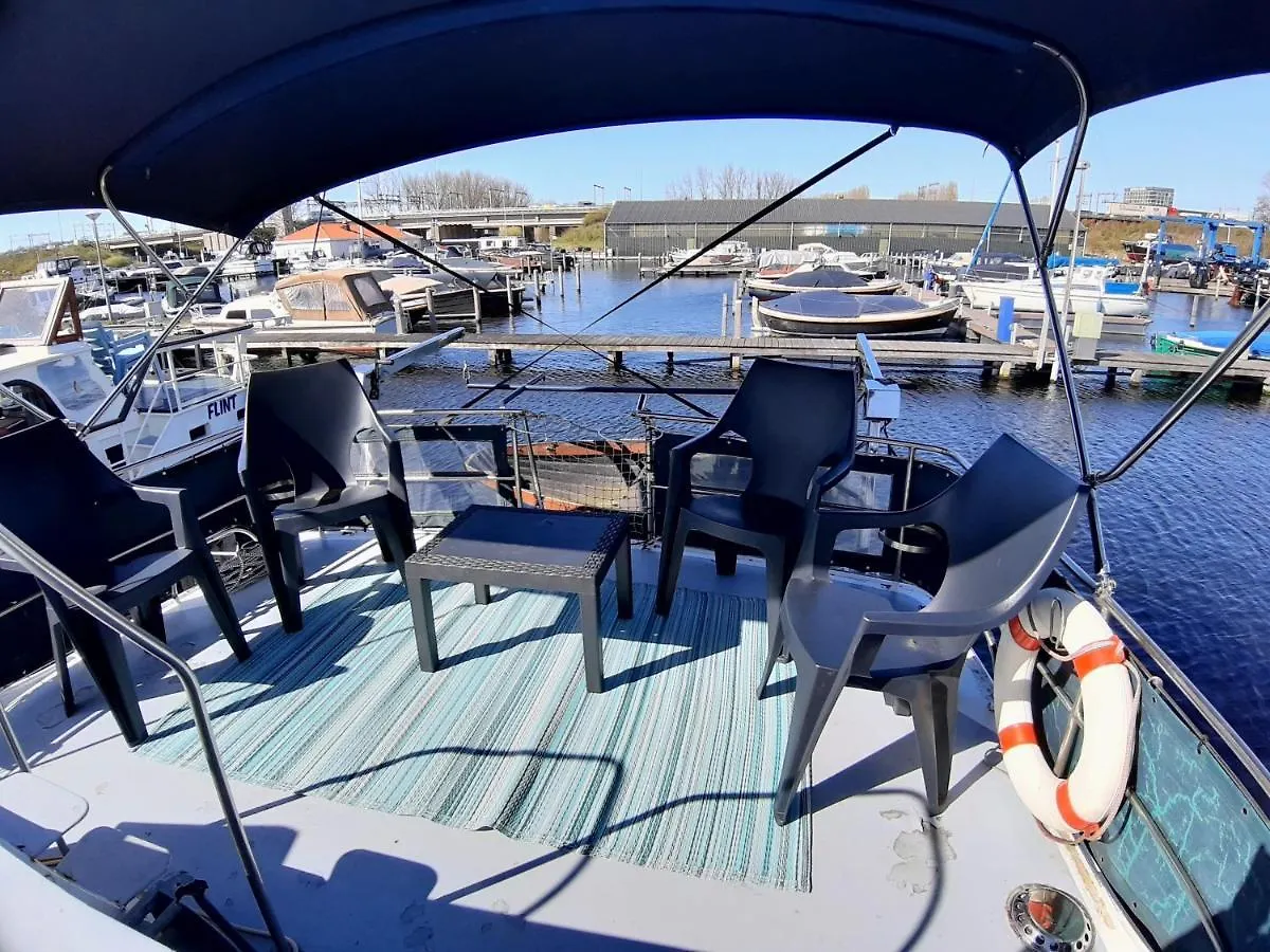 Hotel Motor Yacht Almaz à Amsterdam 0*,