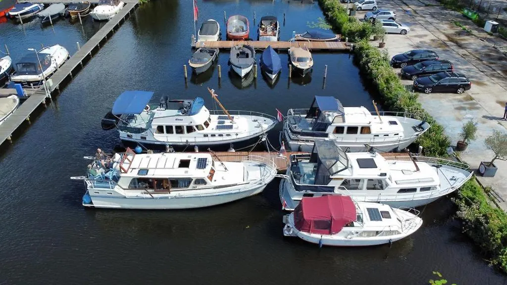 Bateau-hôtel Hotel Motor Yacht Almaz à Amsterdam